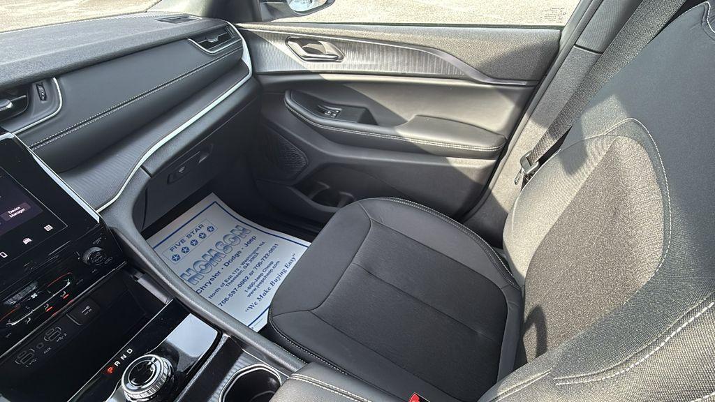 new 2025 Jeep Grand Cherokee car, priced at $34,471