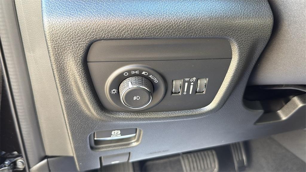 new 2025 Jeep Grand Cherokee L car, priced at $38,540