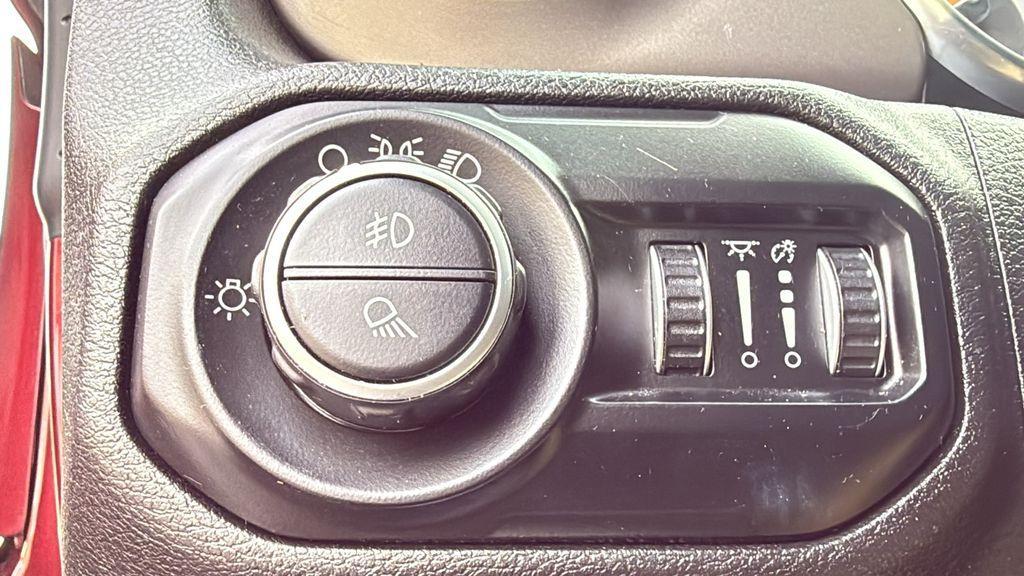 used 2021 Jeep Gladiator car, priced at $29,390