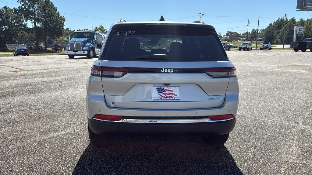 new 2025 Jeep Grand Cherokee car, priced at $36,272