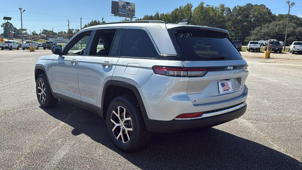 new 2025 Jeep Grand Cherokee car, priced at $36,272