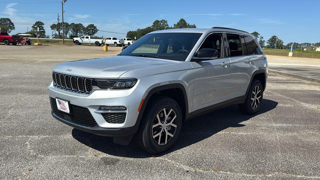 new 2025 Jeep Grand Cherokee car, priced at $36,272