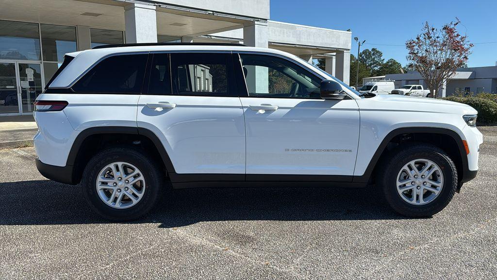 new 2025 Jeep Grand Cherokee car, priced at $33,741