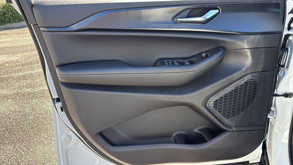 new 2025 Jeep Grand Cherokee car, priced at $33,741