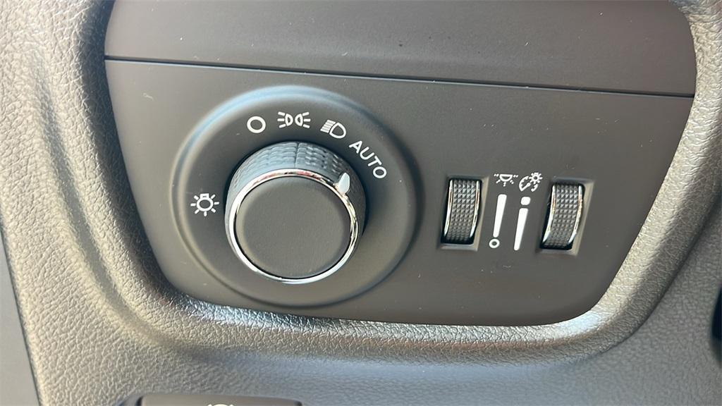 new 2025 Jeep Grand Cherokee car, priced at $36,222