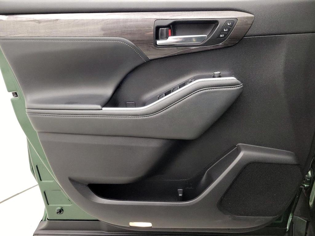 used 2023 Toyota Highlander car, priced at $36,998