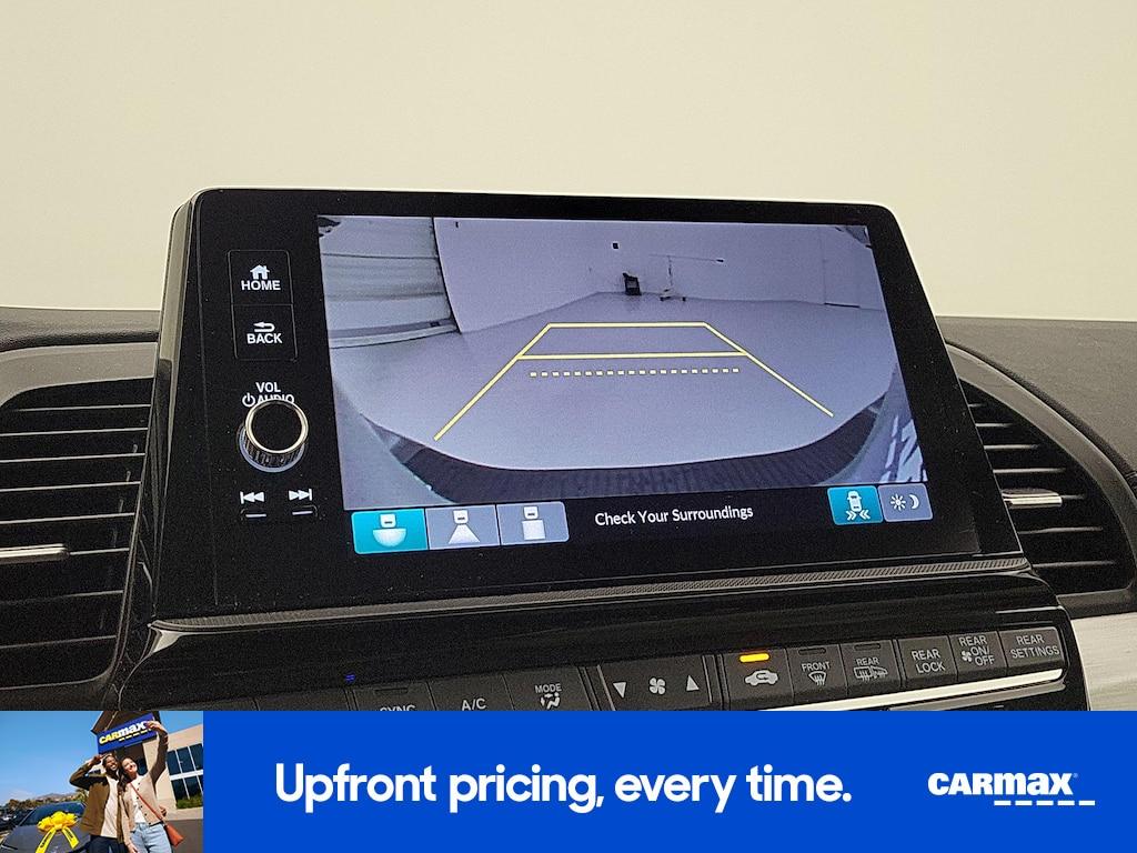 used 2025 Honda Odyssey car, priced at $39,998
