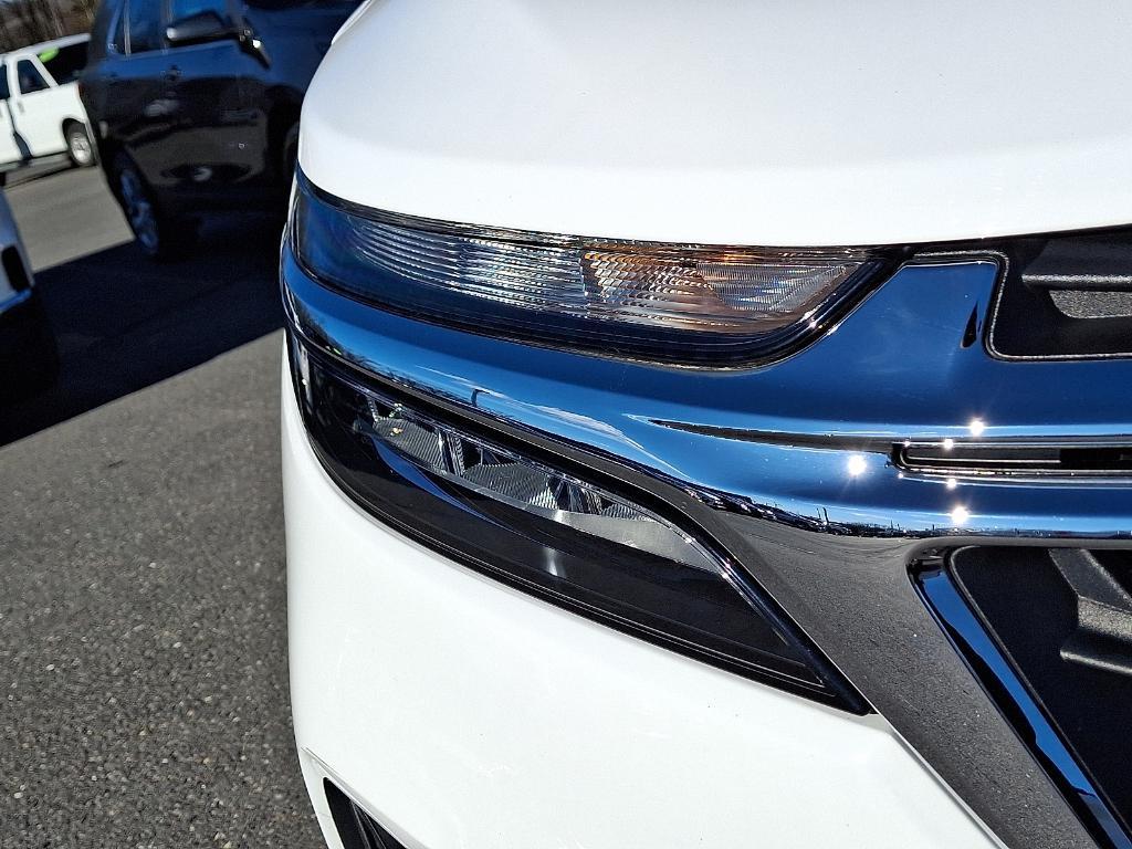 used 2024 Chevrolet Equinox car, priced at $22,586