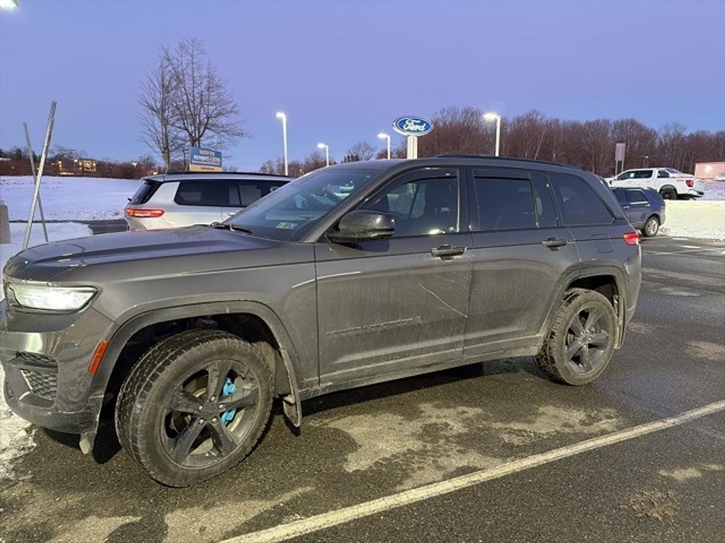 used 2023 Jeep Grand Cherokee car, priced at $31,158