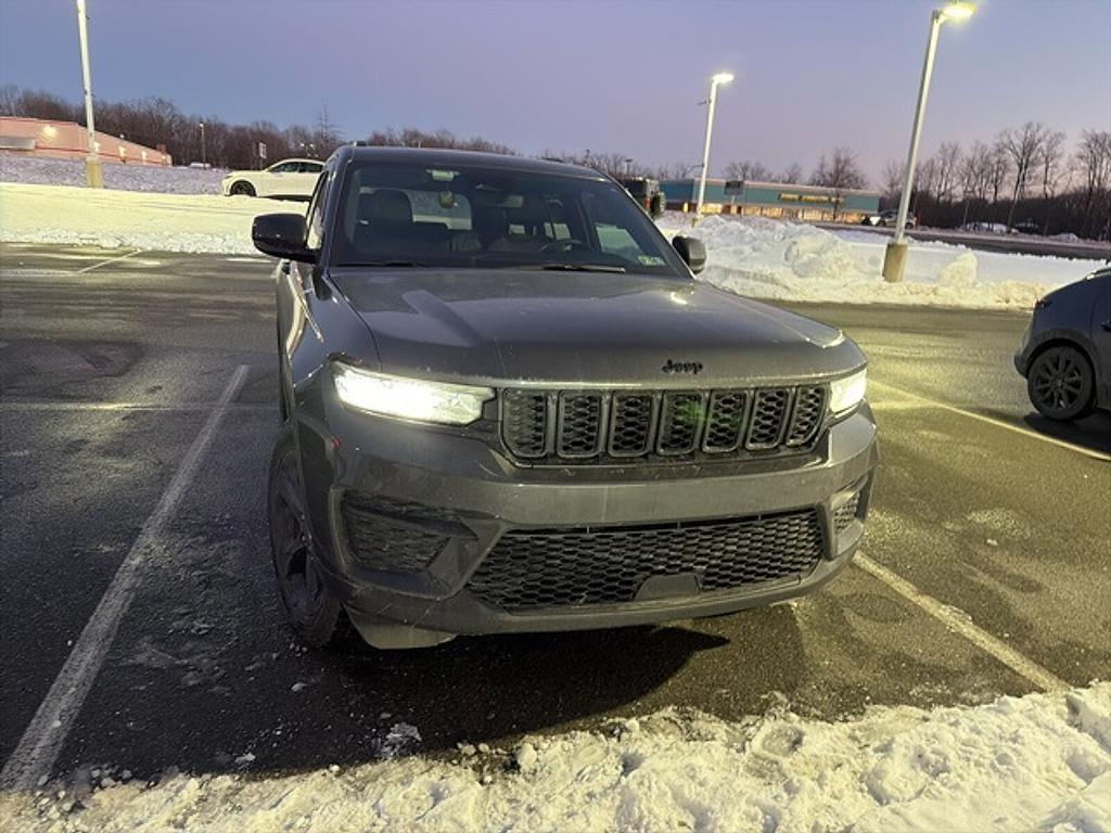 used 2023 Jeep Grand Cherokee car, priced at $31,158