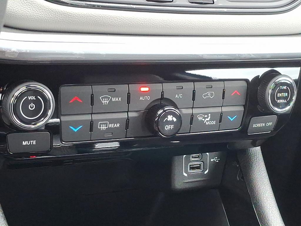 new 2025 Jeep Compass car, priced at $40,468