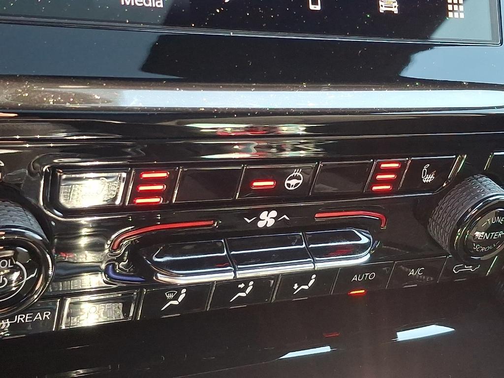 new 2026 Jeep Grand Cherokee car, priced at $43,911