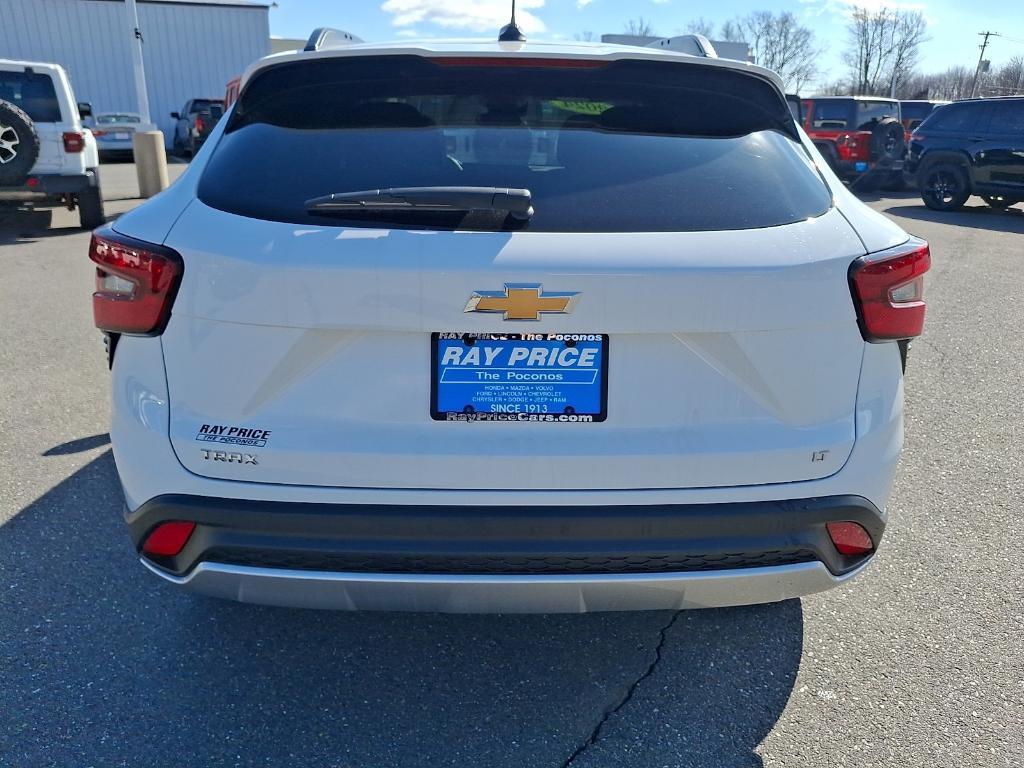 used 2024 Chevrolet Trax car, priced at $19,885
