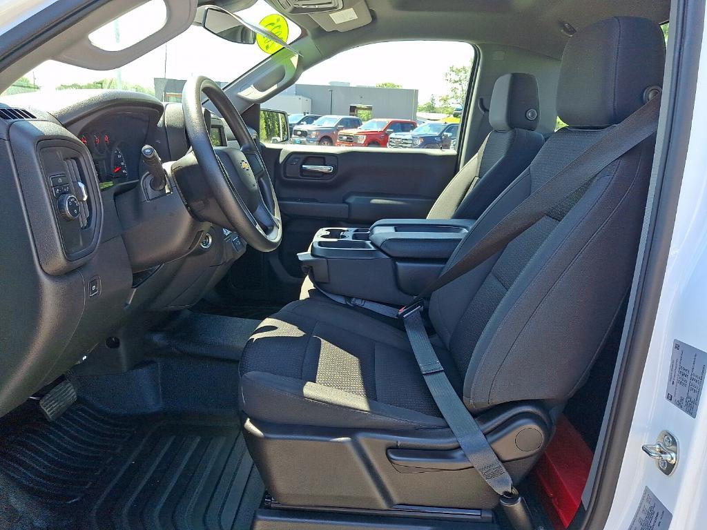 used 2025 Chevrolet Silverado 1500 car, priced at $32,213