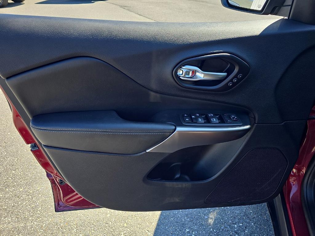 used 2021 Jeep Cherokee car, priced at $21,286