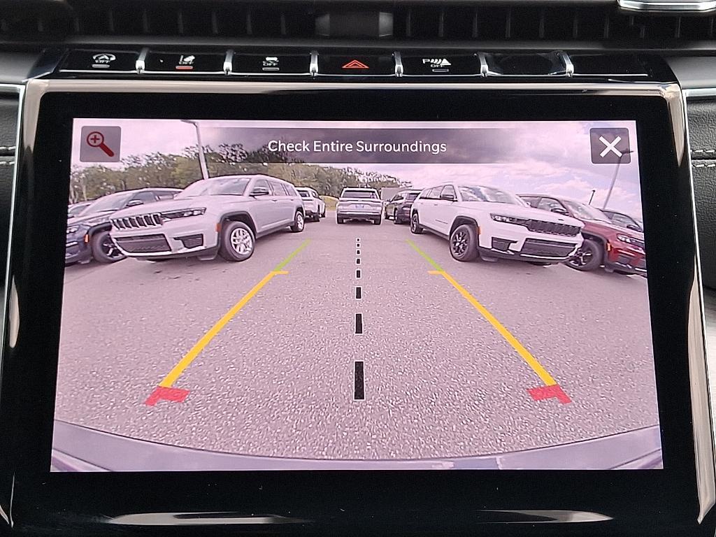 new 2025 Jeep Grand Cherokee car, priced at $50,011