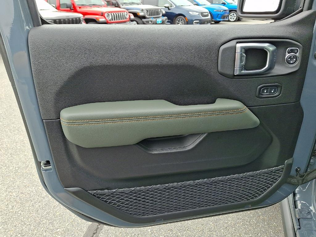 new 2026 Jeep Gladiator car, priced at $57,957