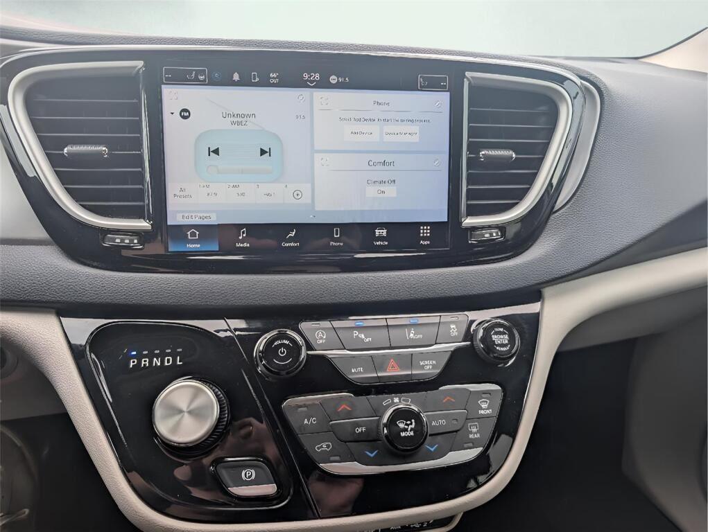 used 2023 Chrysler Pacifica car, priced at $19,200