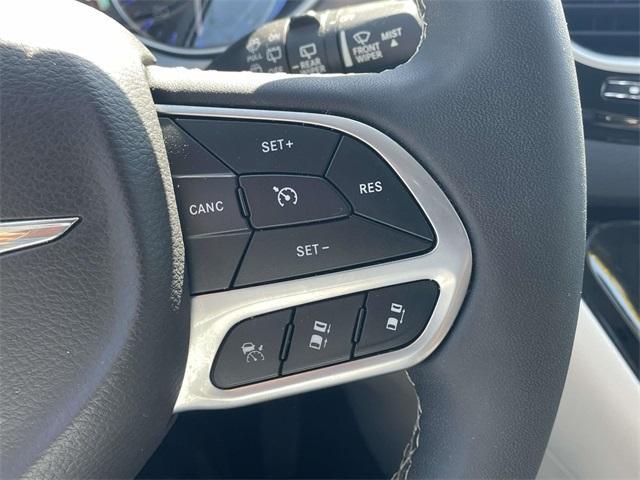 used 2024 Chrysler Pacifica car, priced at $27,238