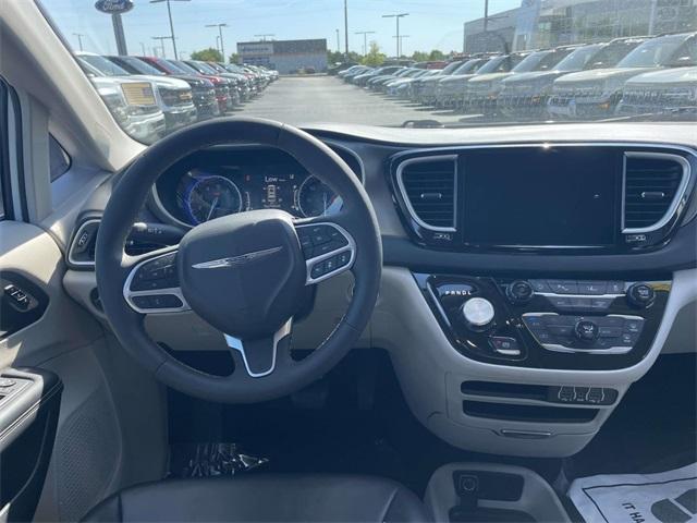 used 2024 Chrysler Pacifica car, priced at $27,238