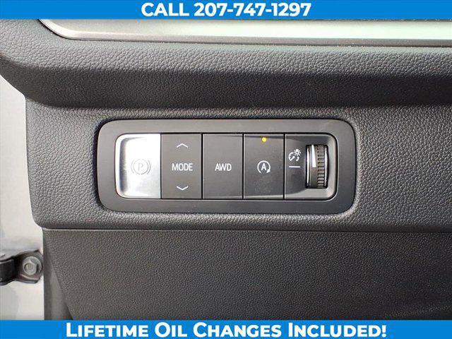 used 2025 Chevrolet Traverse car, priced at $35,950