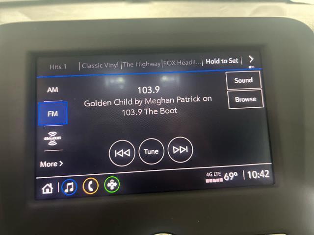 used 2024 Chevrolet Equinox car, priced at $17,995