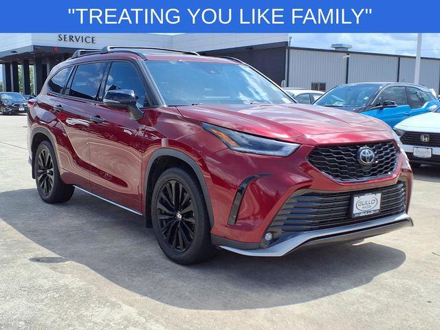 used 2023 Toyota Highlander car, priced at $35,439