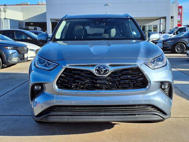 used 2023 Toyota Highlander car, priced at $38,800