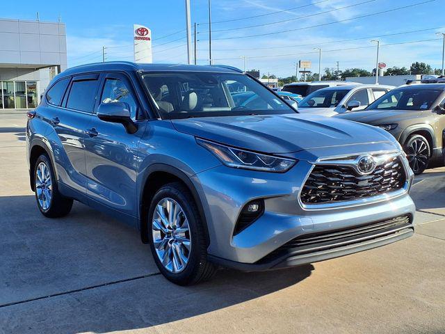 used 2023 Toyota Highlander car, priced at $38,800