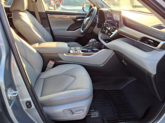 used 2023 Toyota Highlander car, priced at $38,800
