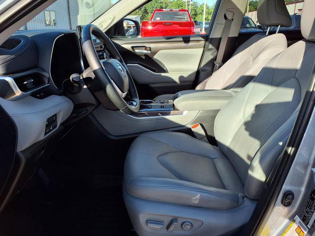 used 2023 Toyota Highlander car, priced at $38,800