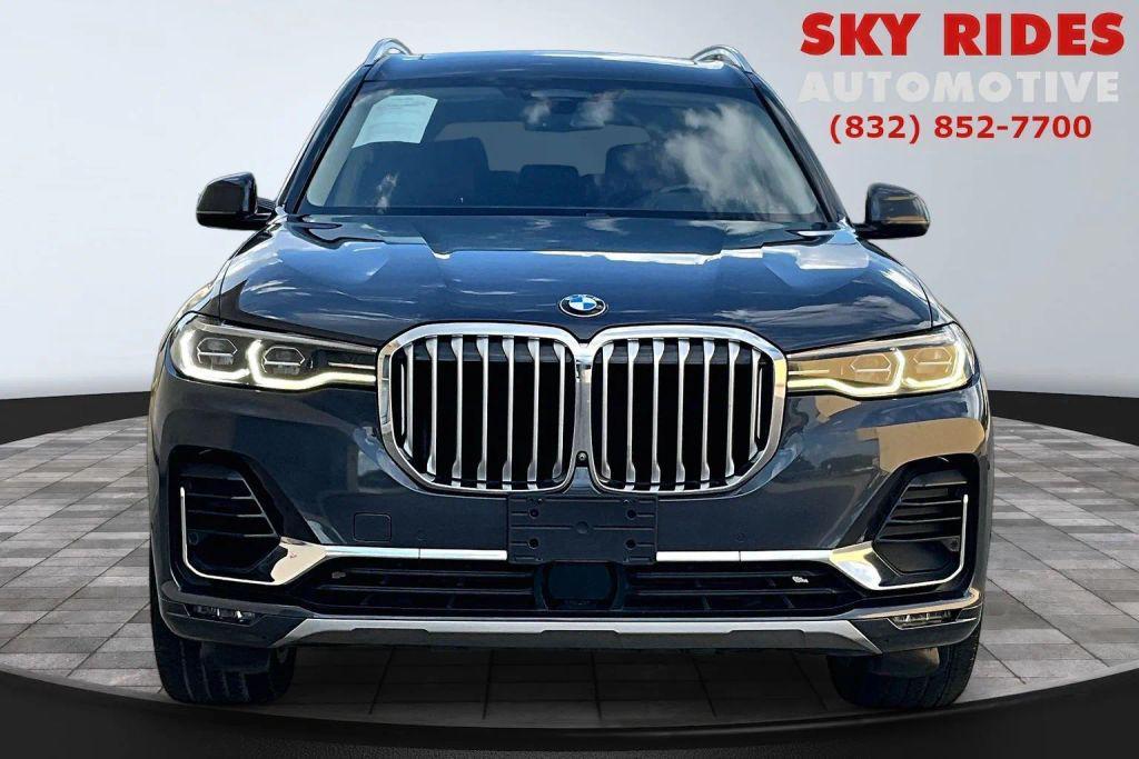 BMW X7 view 2