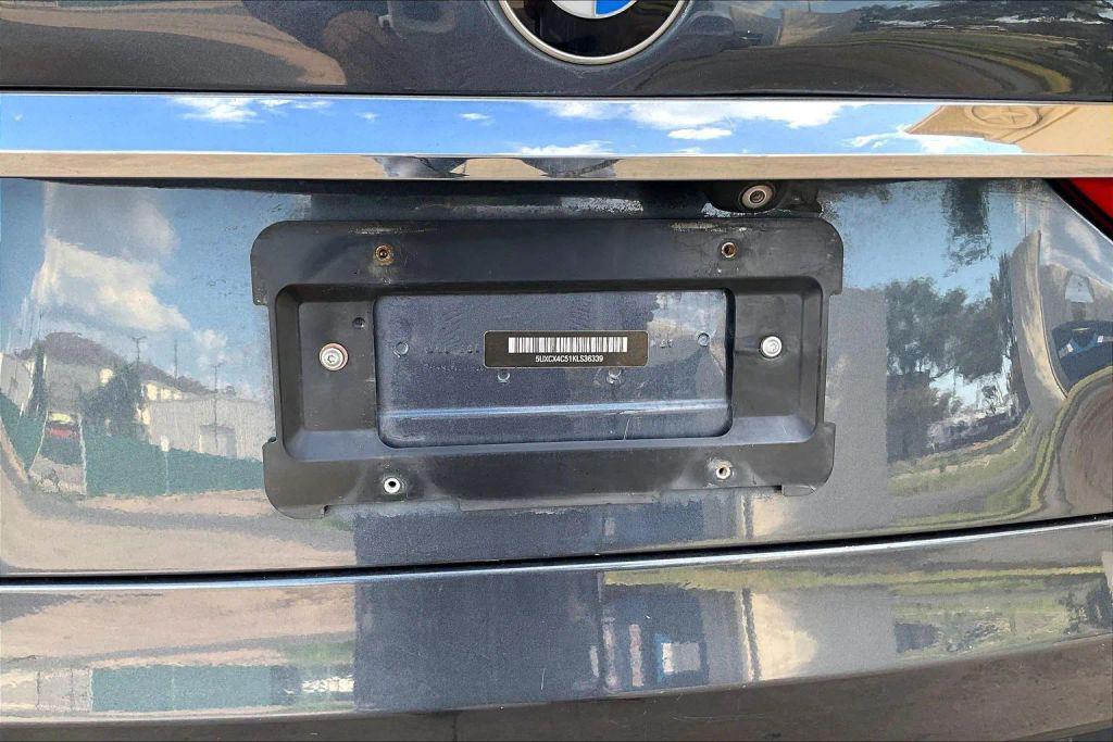 BMW X7 view 17