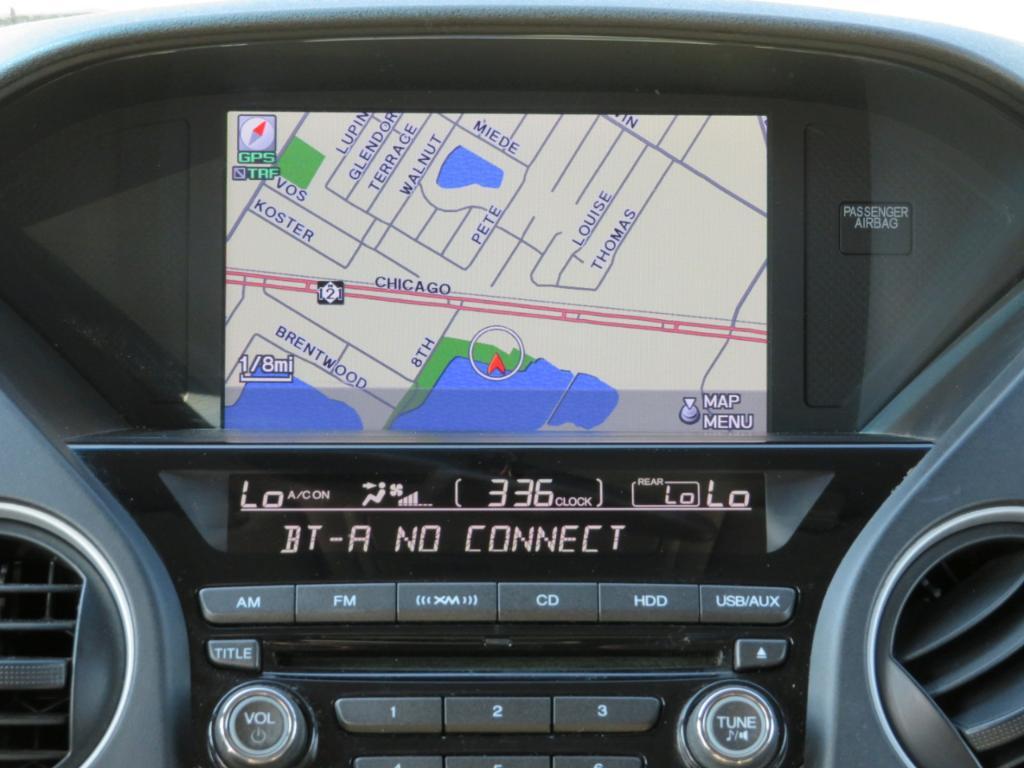 2013 White Honda Pilot