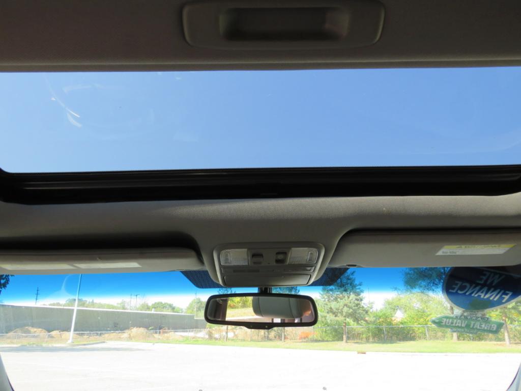 2013 White Honda Pilot