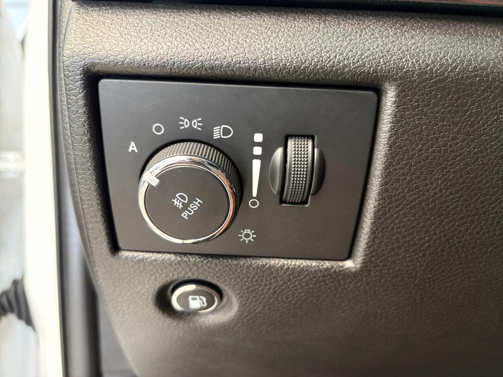 used 2021 Jeep Grand Cherokee car, priced at $27,492