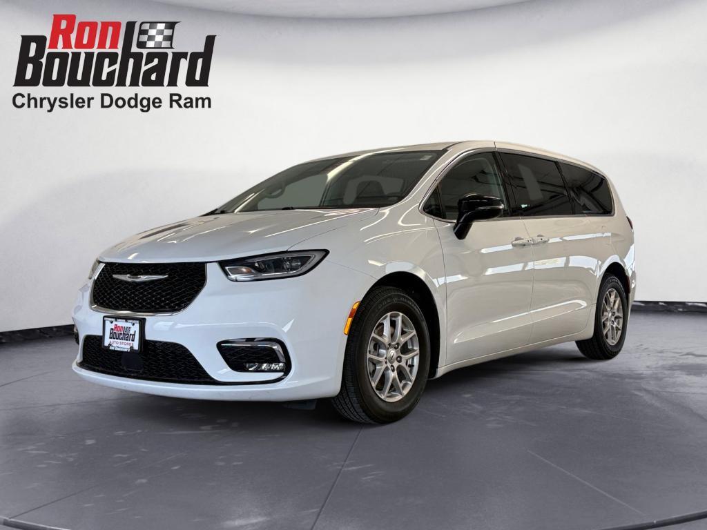 used 2024 Chrysler Pacifica car, priced at $30,492