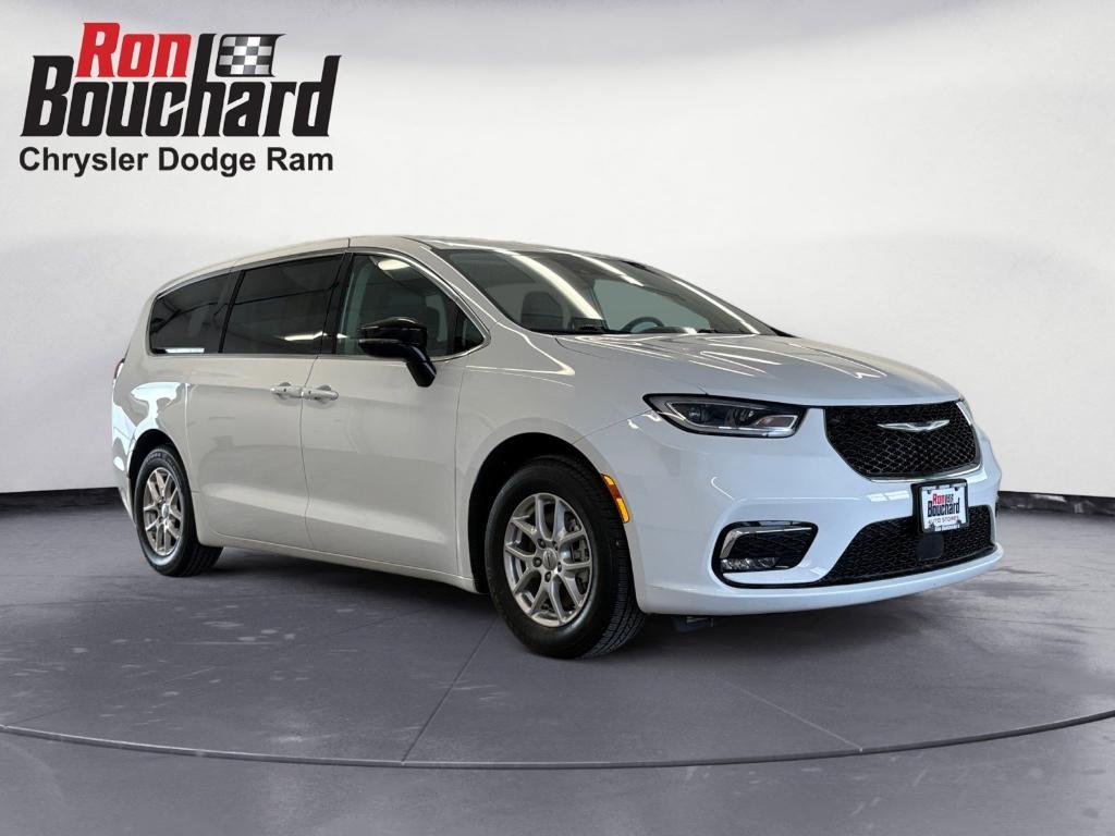 used 2024 Chrysler Pacifica car, priced at $30,492