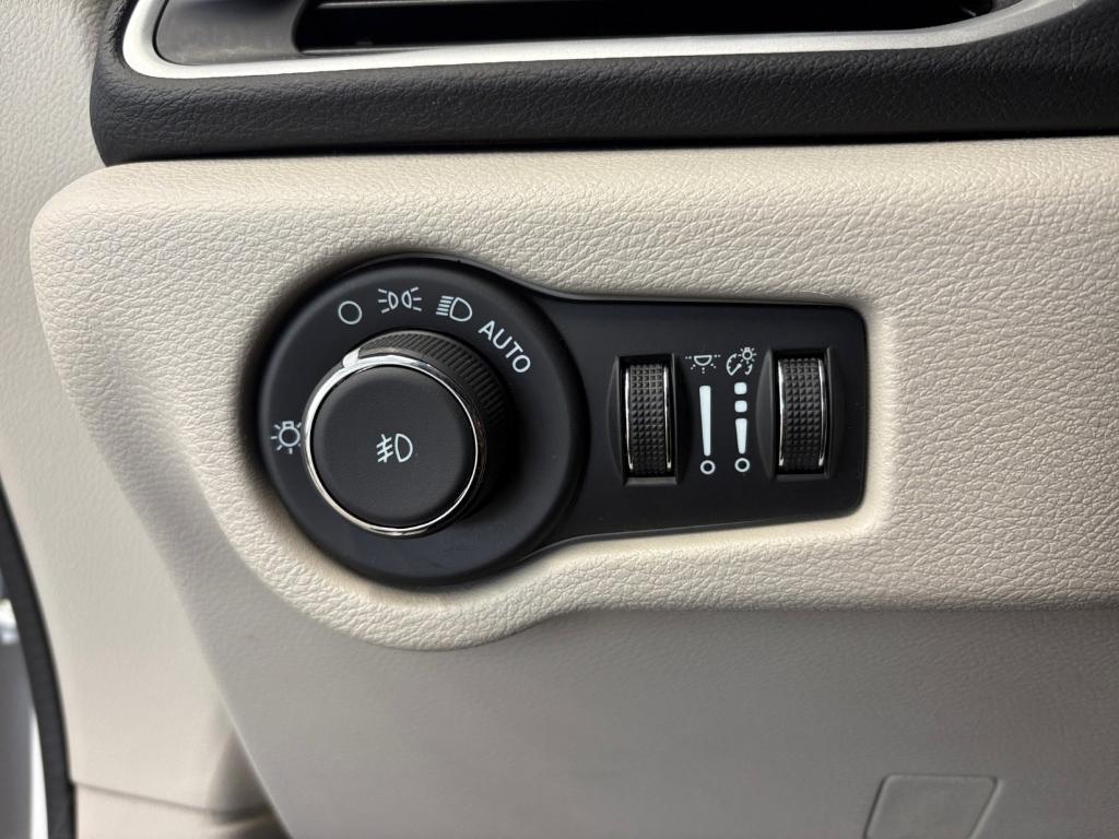 used 2024 Chrysler Pacifica car, priced at $30,492