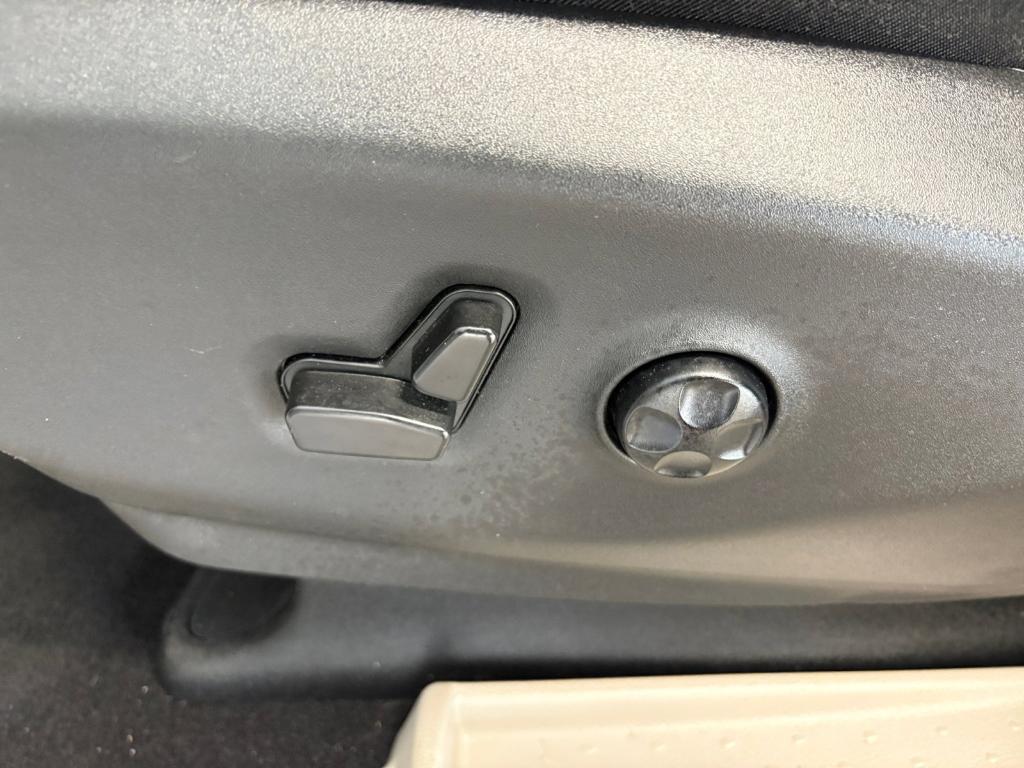 used 2024 Chrysler Pacifica car, priced at $30,492