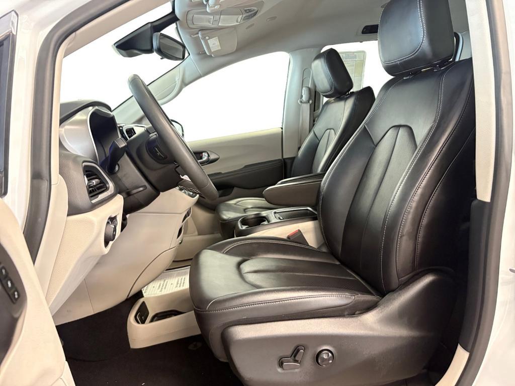 used 2024 Chrysler Pacifica car, priced at $30,492