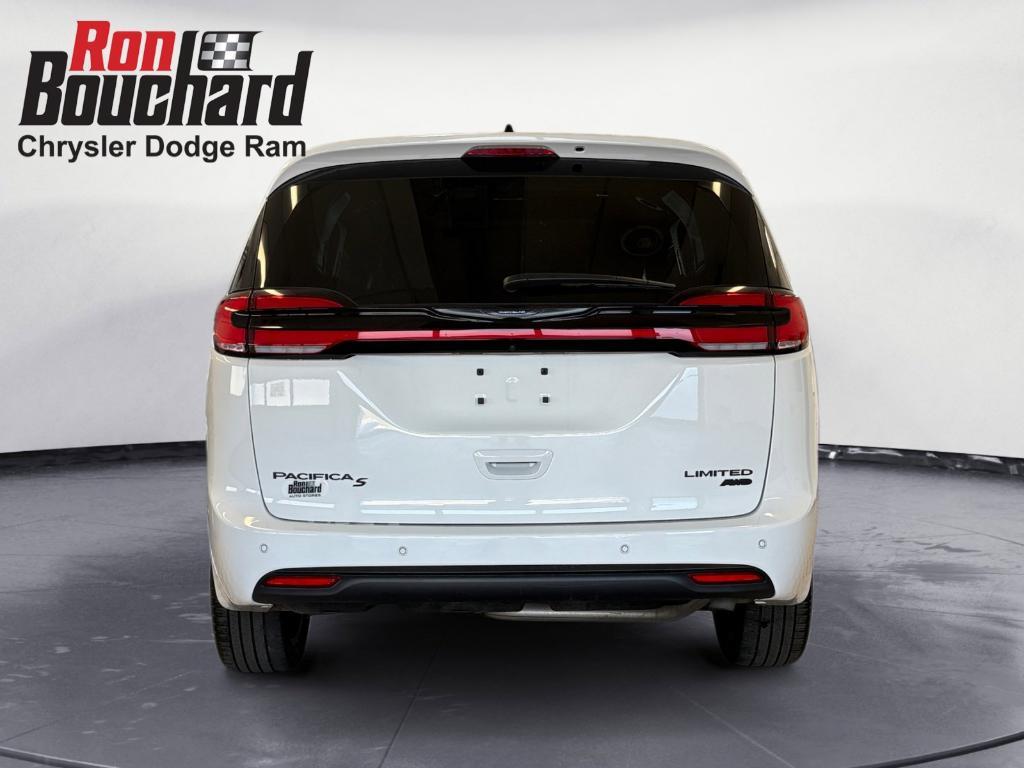 used 2023 Chrysler Pacifica car, priced at $39,492