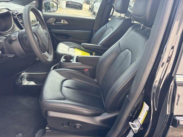 used 2025 Chrysler Pacifica car, priced at $32,891