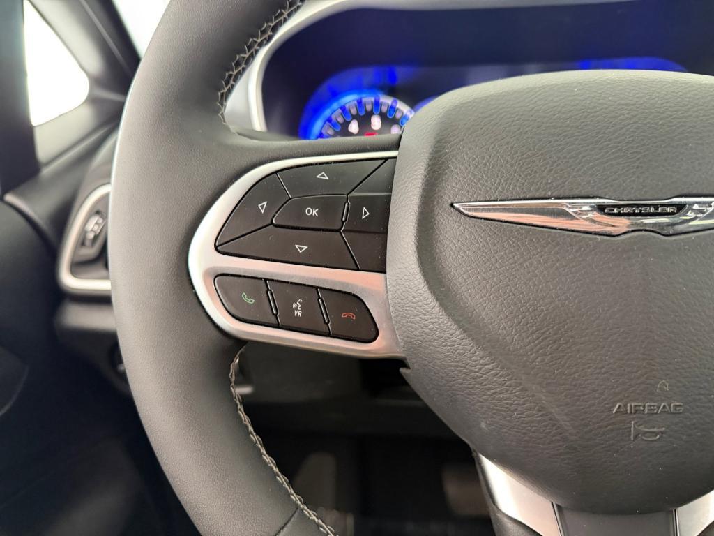 used 2025 Chrysler Pacifica car, priced at $32,693