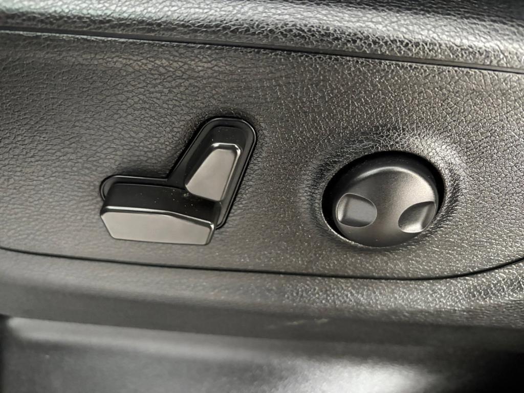 used 2022 Ram 1500 car, priced at $35,692