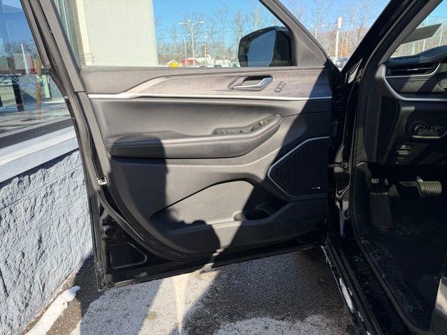 used 2023 Jeep Grand Cherokee car, priced at $35,921