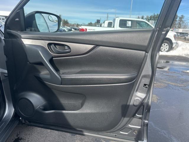 used 2020 Nissan Rogue Sport car, priced at $13,999