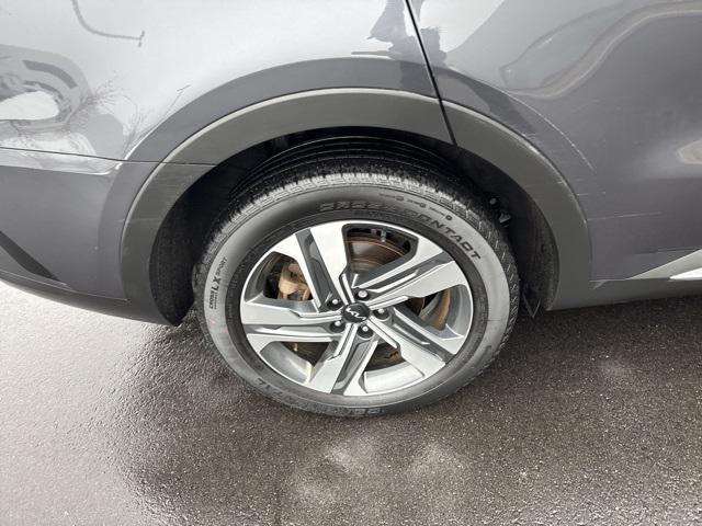 used 2023 Kia Sorento Hybrid car, priced at $27,787