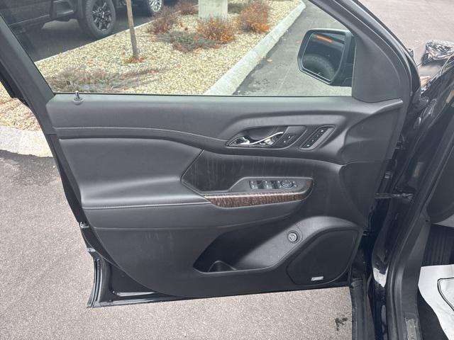 used 2023 GMC Acadia car, priced at $32,995