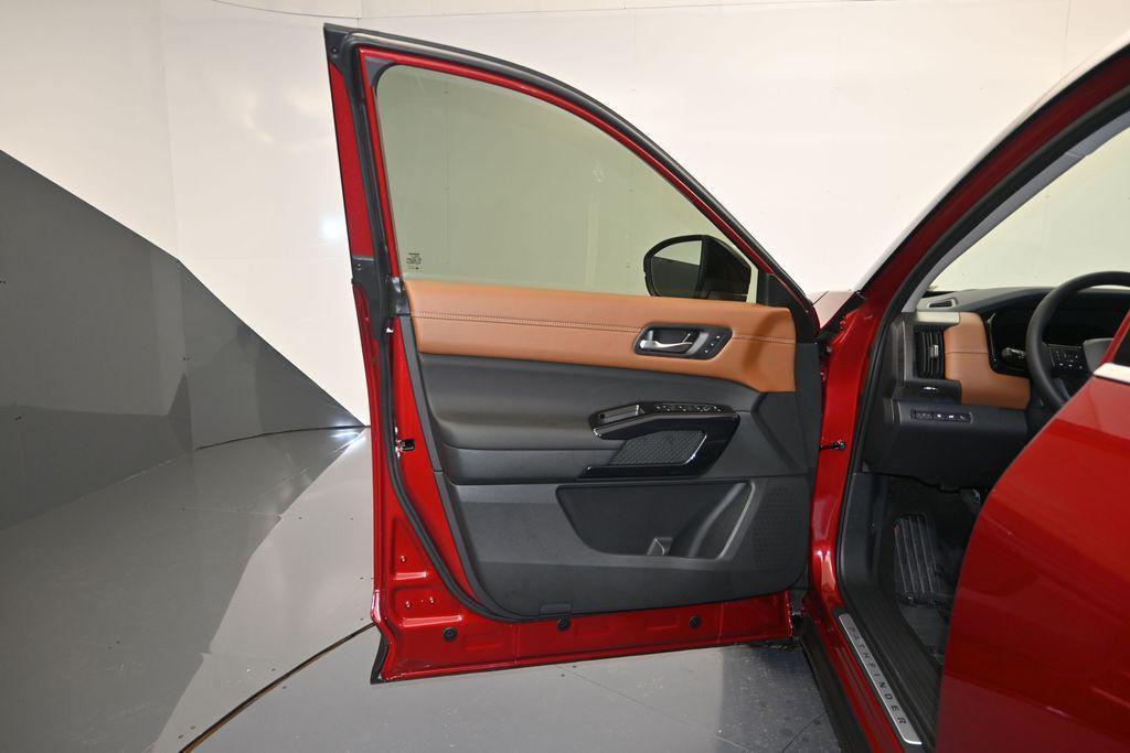 new 2026 Nissan Pathfinder car, priced at $53,584